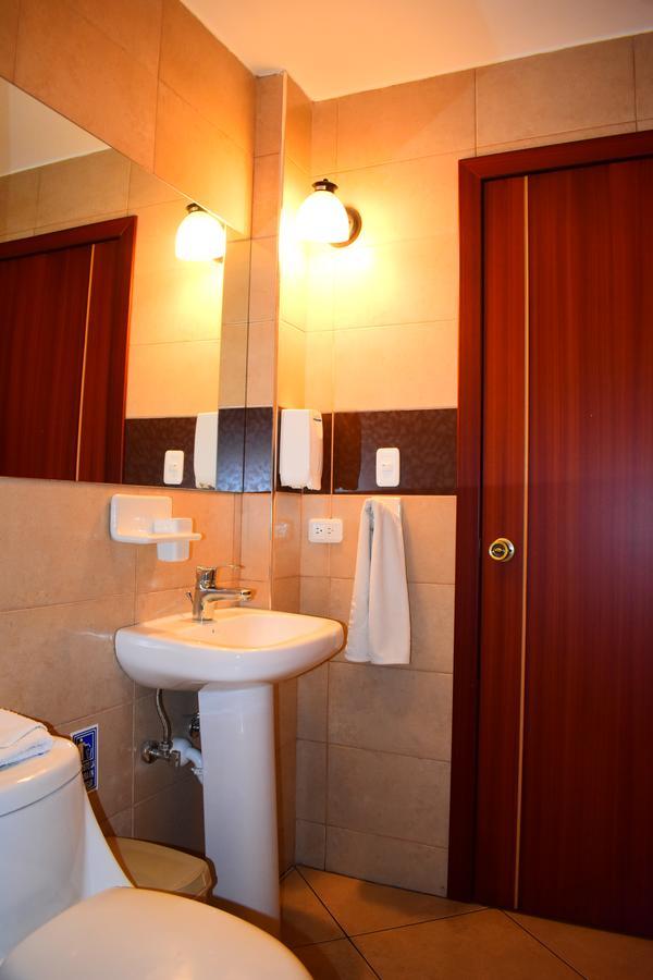 Endamo Hotel Латакунга Екстериор снимка